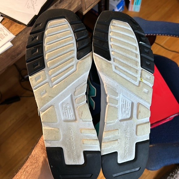 Pre-owned New Balance 997H. Worn but still in fantastic condition. - Picture 5 of 5